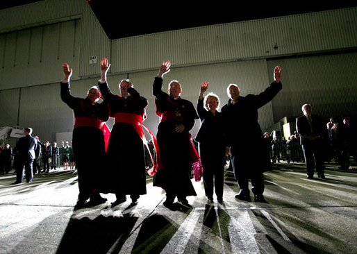 Vice_President_Dick_Cheney_and_Mrs._Lynne_Cheney_join_Catholic_clergy_as_they_wave_goodbye_to_Pope_Benedict_XVI